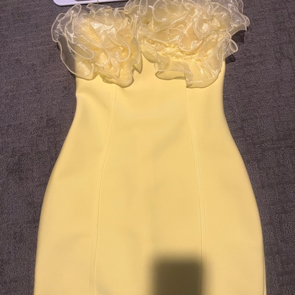 Elegant Yellow Ruffled Dress